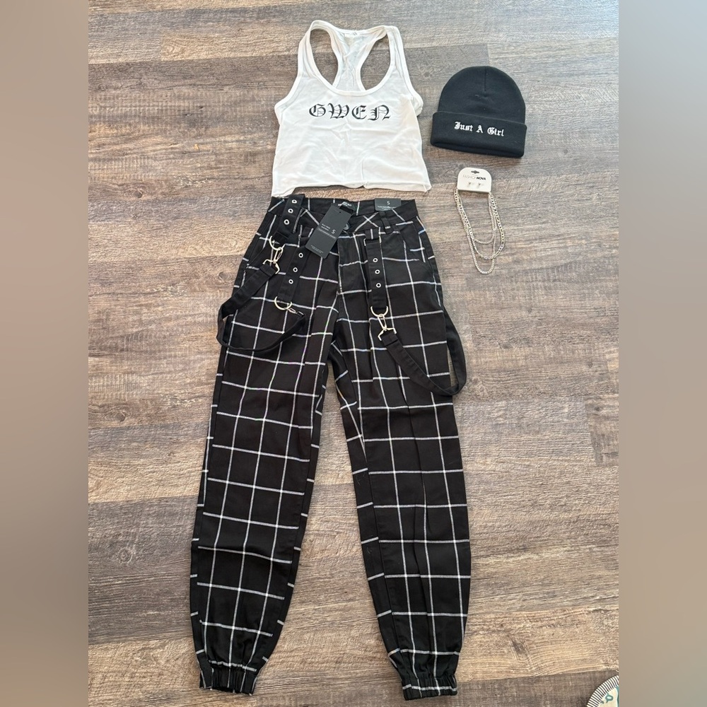Women’s 90s Gwen Stefani Halloween Costume